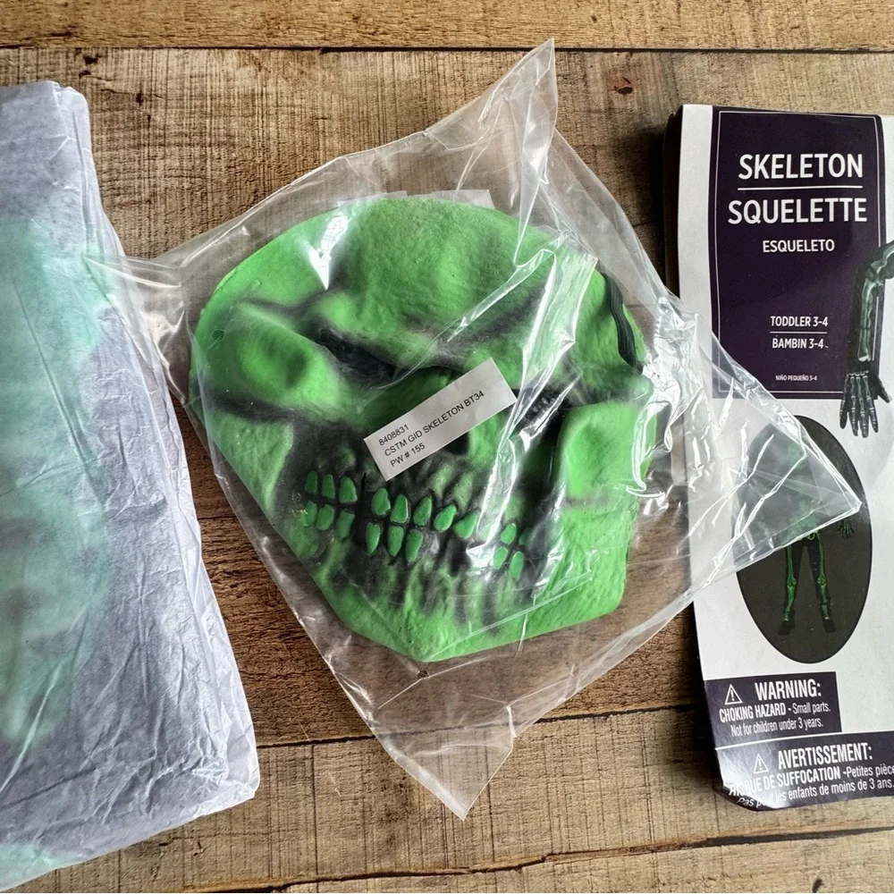 Glow-in-the-Dark Skeleton Costume for Toddles Size 3-4 NEW Unowrn